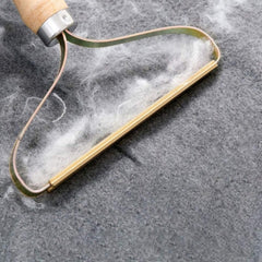 Kupite jedan, dobijete jedan gratis! Četka za lako uklanjanje dlaka i vlakana