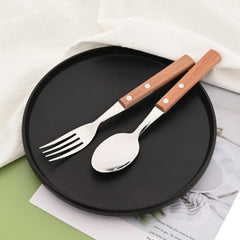 Elegantni 18-dijelni Set Pribora za Jelo - Savršen za Svaku Priliku!