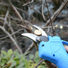 AKU Bežične Električne Makaze s Dvije Baterije za Laku Upotrebu