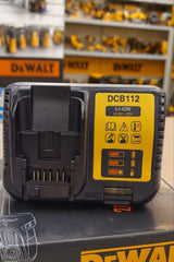 Punjač za AKU DeWalt 10.8–20V – Pouzdan izvor energije za vaš alat!