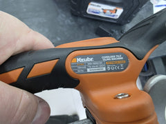 ⚡ ZUBR KCTPM21V-120×2 – PROFESIONALNA VIBRO-PRISOSKA ZA VELIKE PLOČICE ⚡