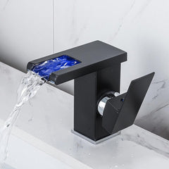 Svjetlucava LED česma za vaš dom