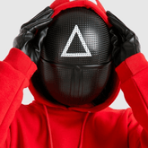 Maska sa Enigmatičnim Dizajnom