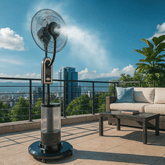 Podni ventilator s integriranim raspršivačem magle za osvježenje prostora