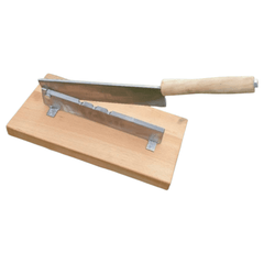 Elegantan profesionalni mesni sjekač s drvenom bazom za savršene rezove