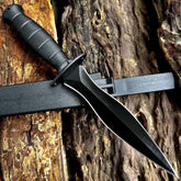 Futuristički taktički nož s praktičnom futrolom