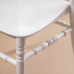 Uživajte u eleganciji s Tiffany Stolicom