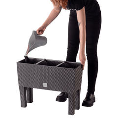 Elegantna Ratan Žardinjera za Savršenu Dekoraciju Vašeg Prostora