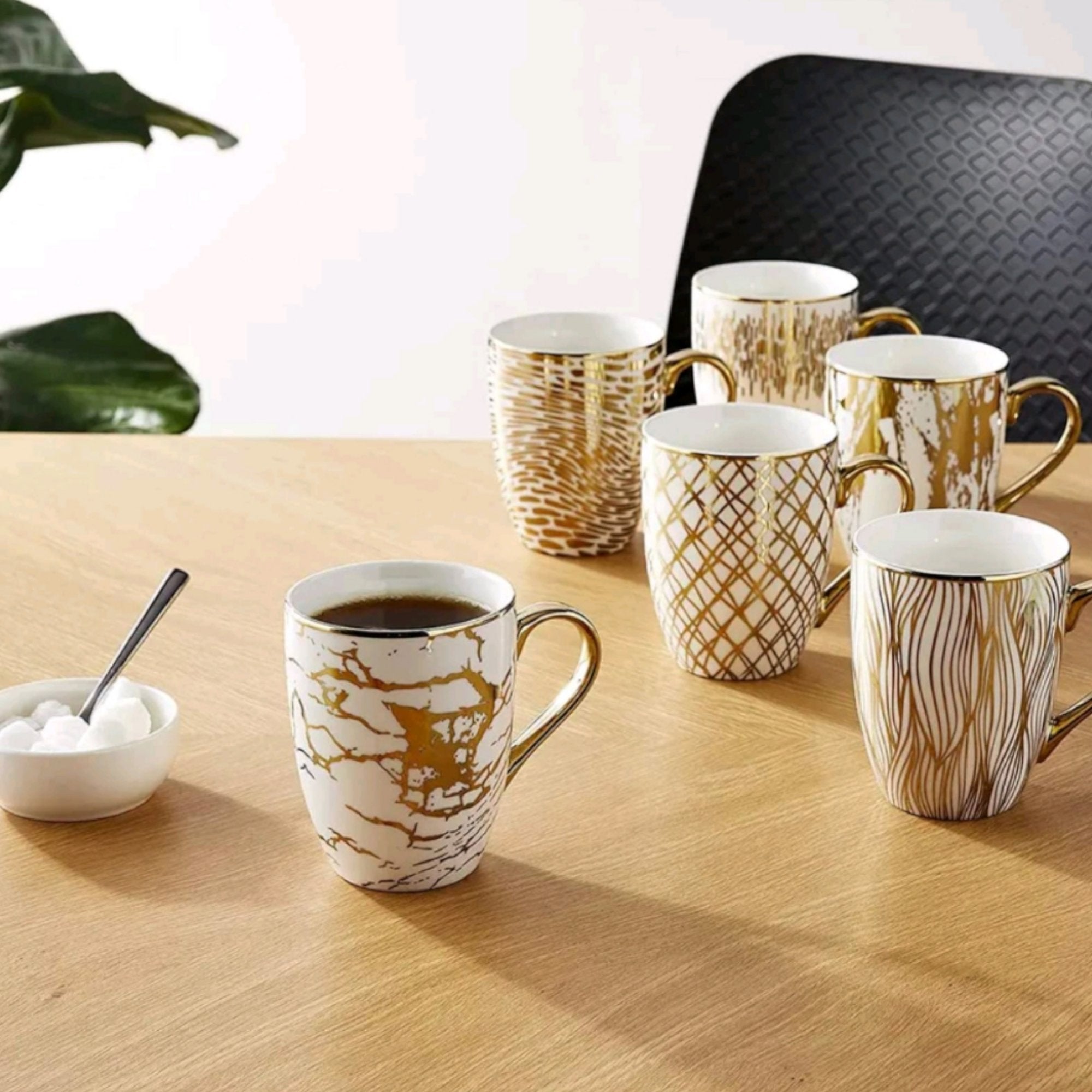 Elegantan 12-dijelni Set Šolja za Svaku Priliku