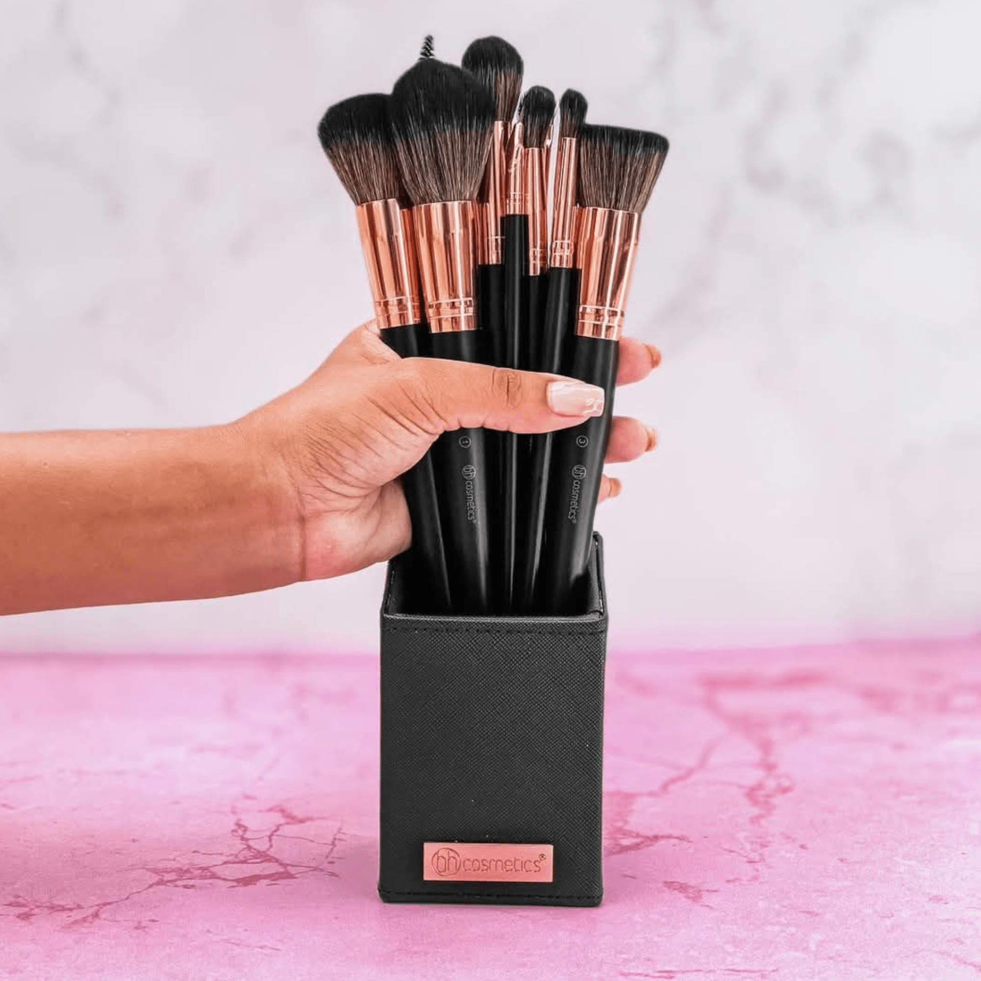Set od 13 profesionalnih četkica za šminkanje "BH Cosmetics