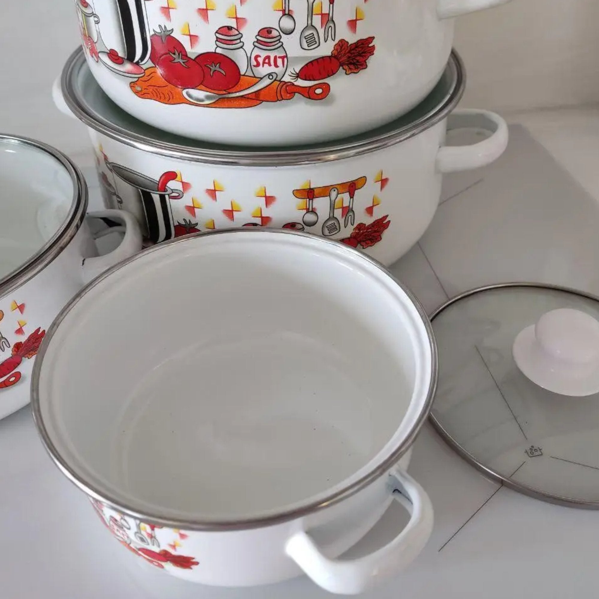 Elegantan 5-dijelni Set Emajliranih Šerpi sa Staklenim Poklopcem