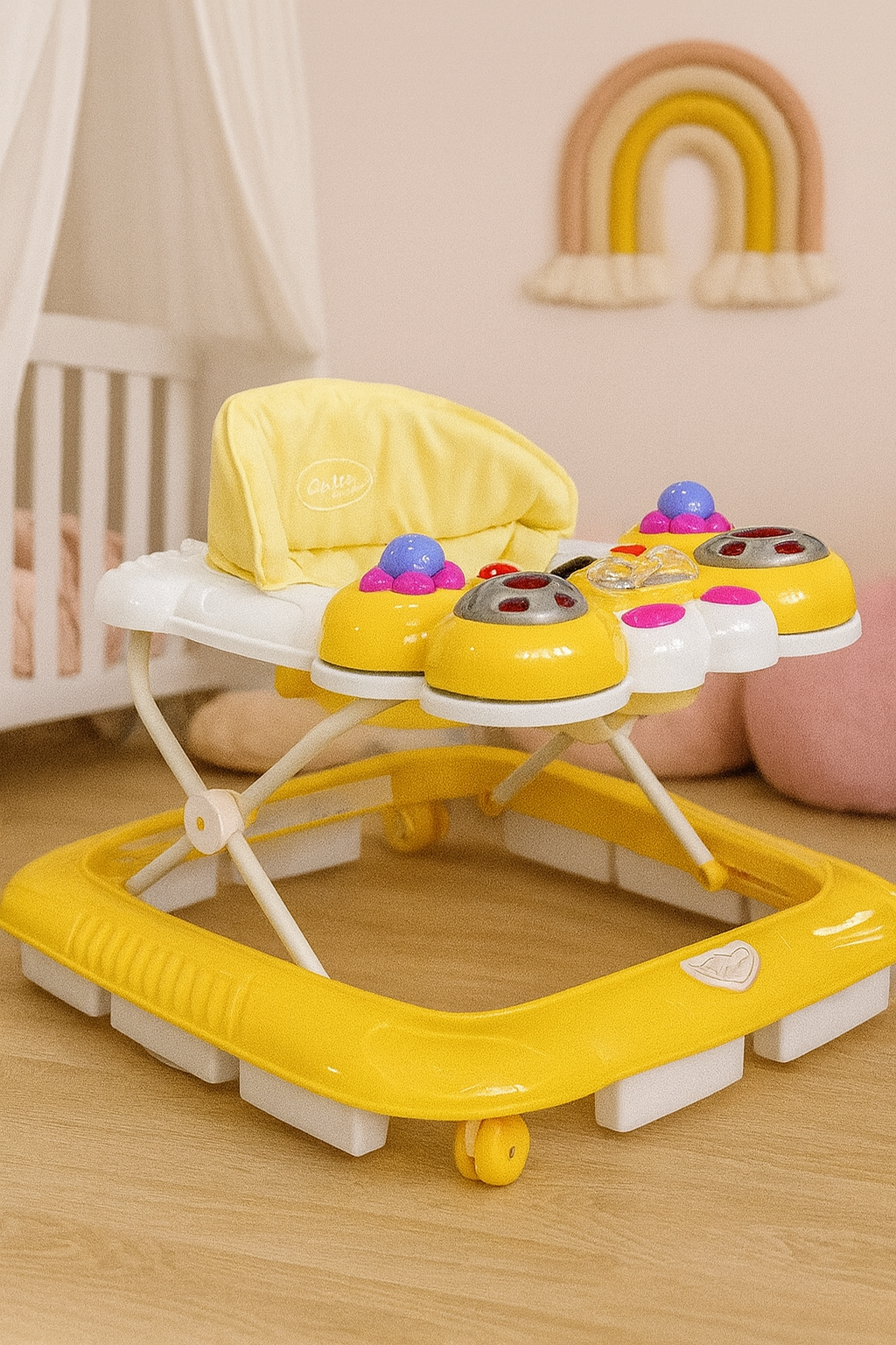 Bebi hodalica s muzičkim panoom i sigurnosnom bazom