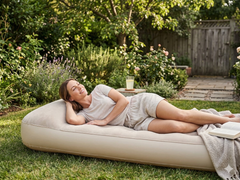 🛌💨 INFLATABLE AIR BED – UDOBAN SAN GDJE GOD DA SI! 🏕️🔥