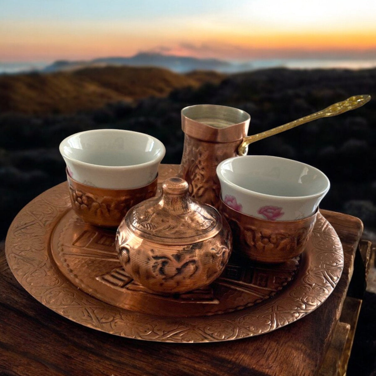 Elegantan bakreni set za savršenu kafu