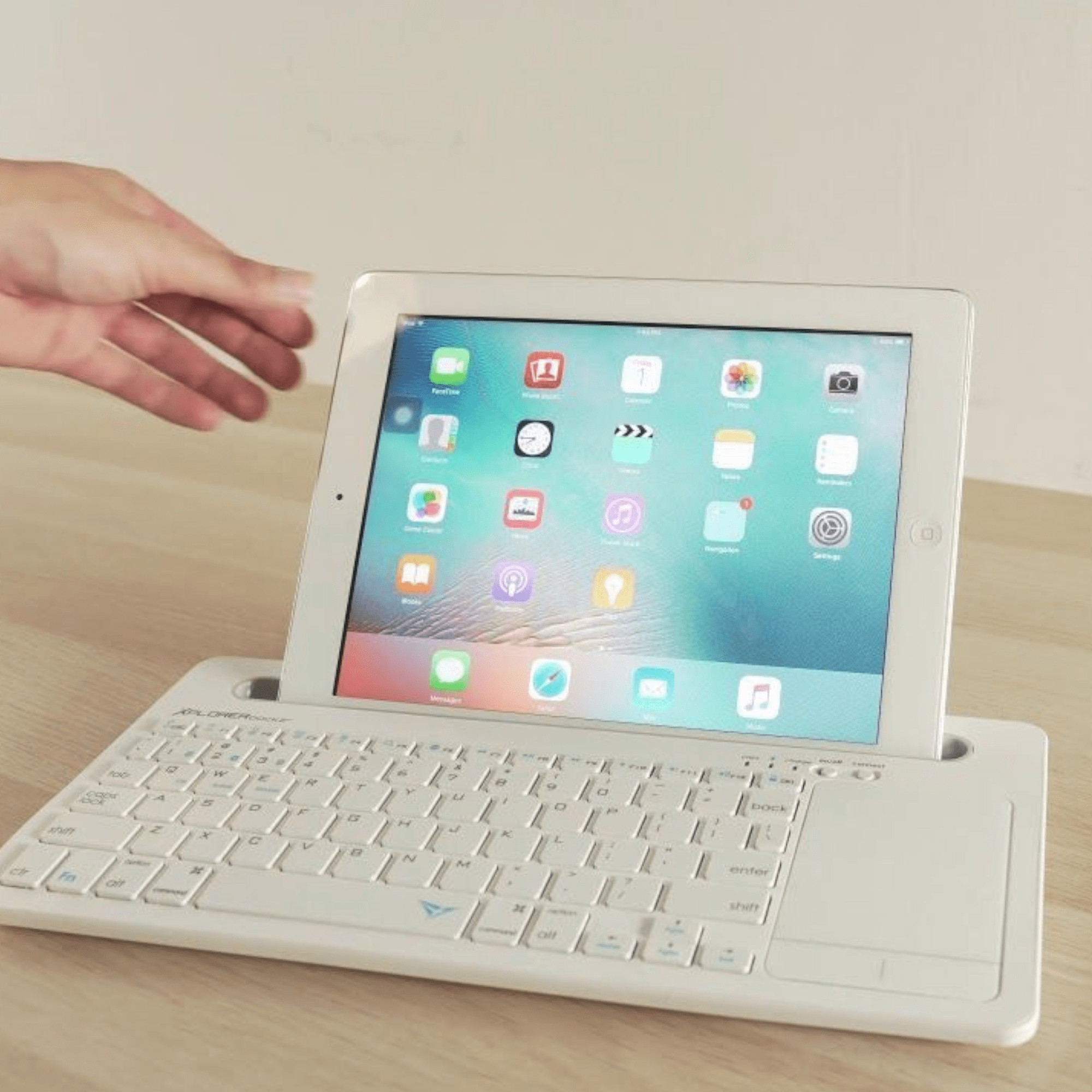 Elegantna bežična BT tastatura s naprednom dodirnom pločom "Q-JP210