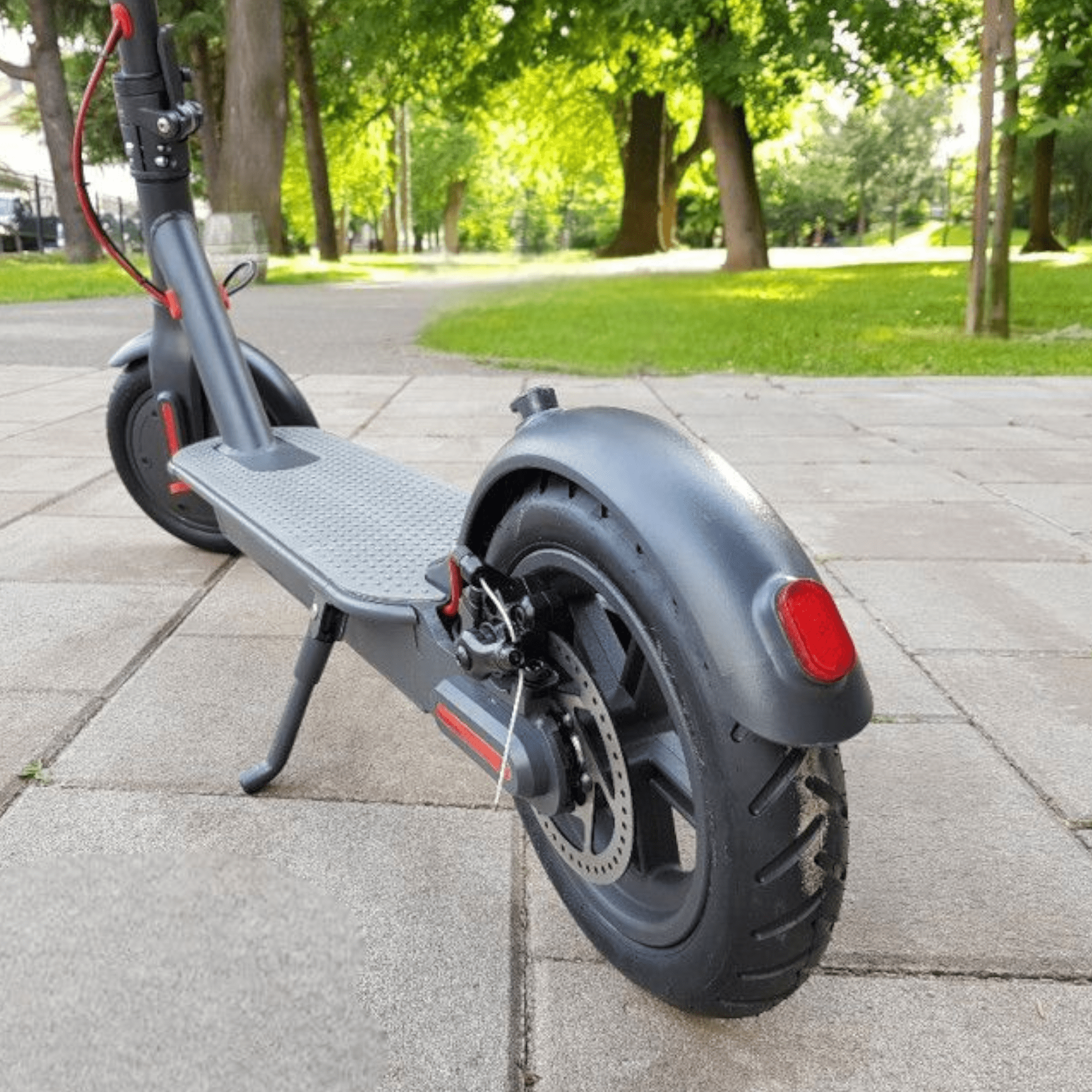 Moderni električni skuter s LED prikazom (kapacitet do 120 kg)