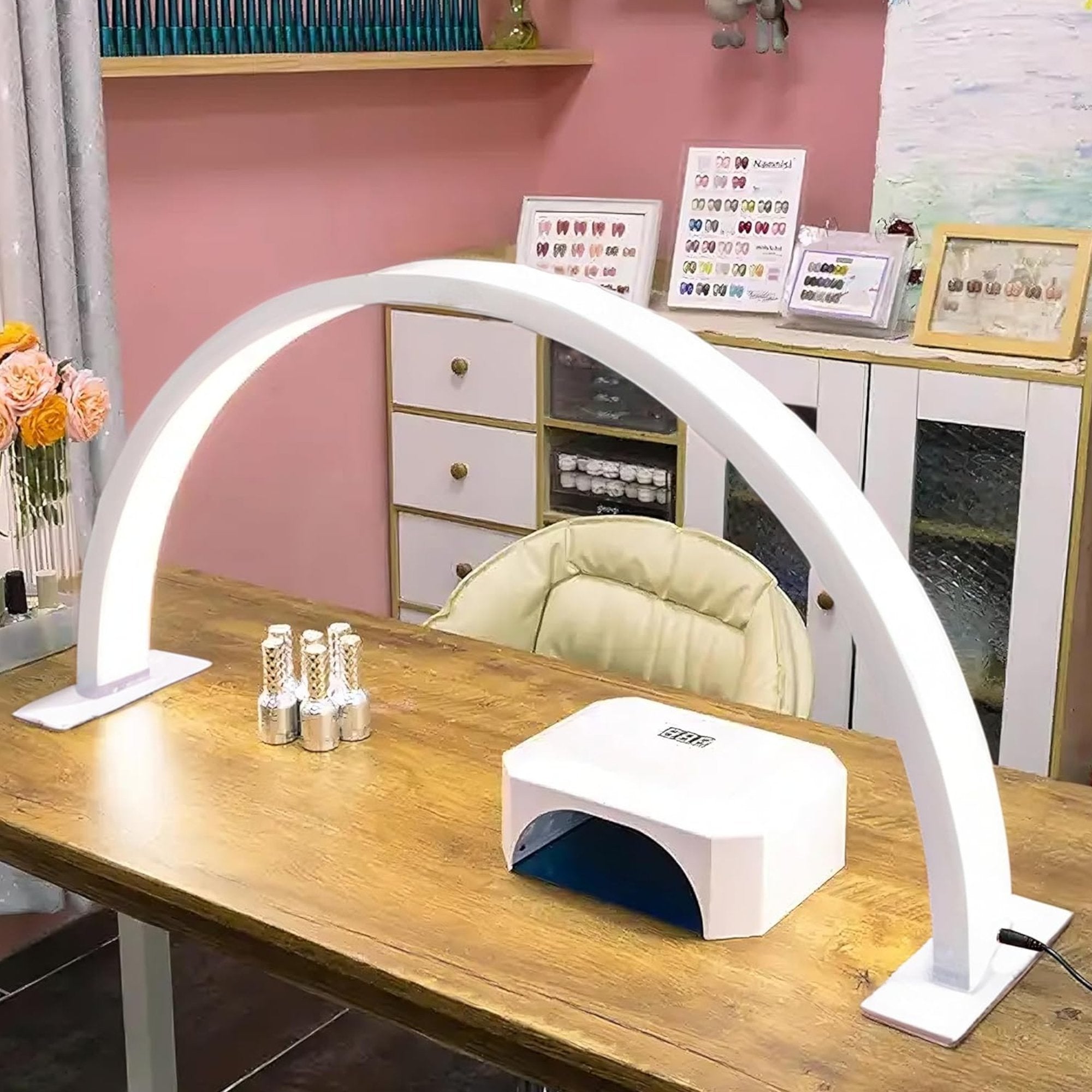 LED Lampa Polumjesec - Elegancka Oświetlenie w Kształcie Księżyca dla Twojego Domu