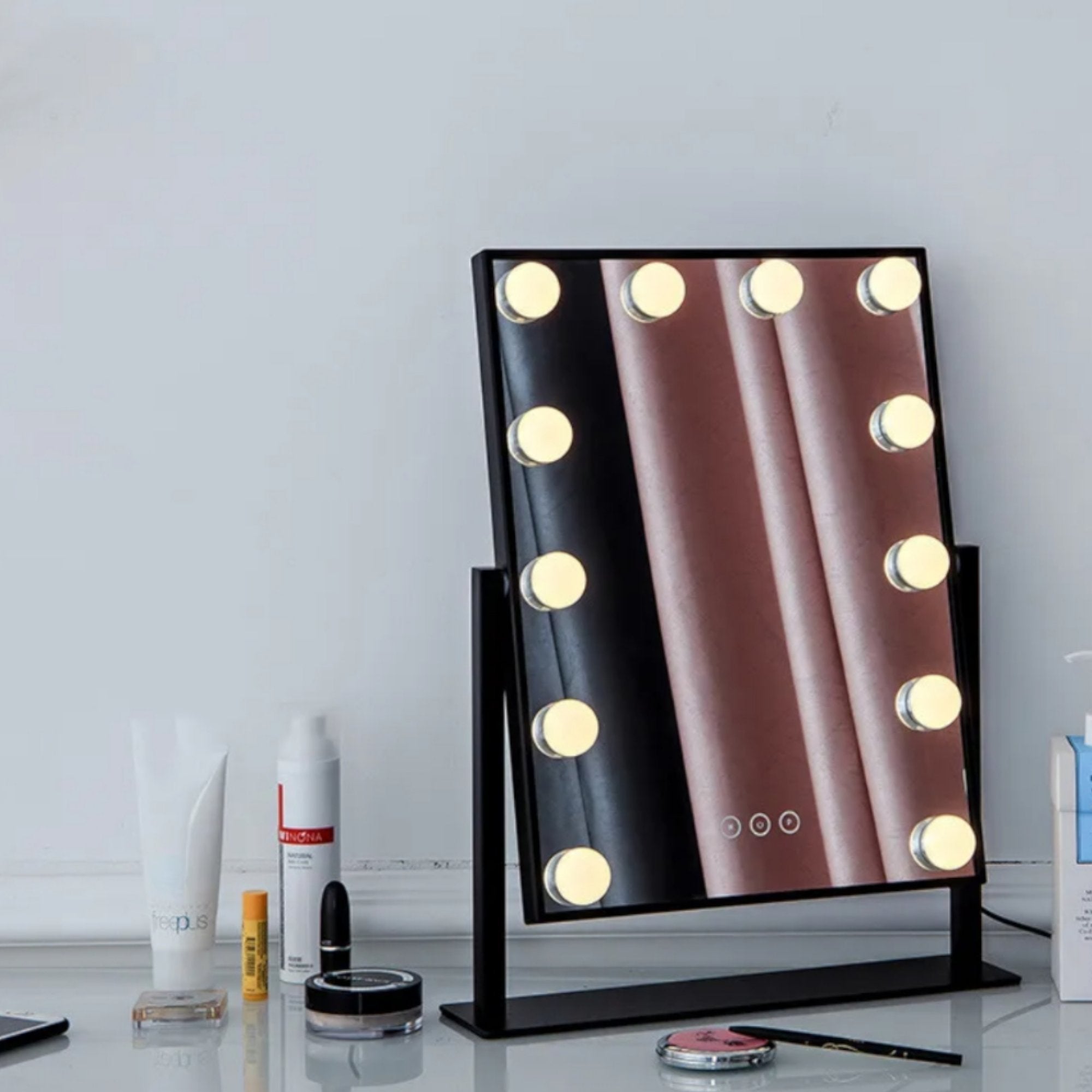 Elegantno LED ogledalo s 12 svjetlosnim sijalicama za savršeni izgled