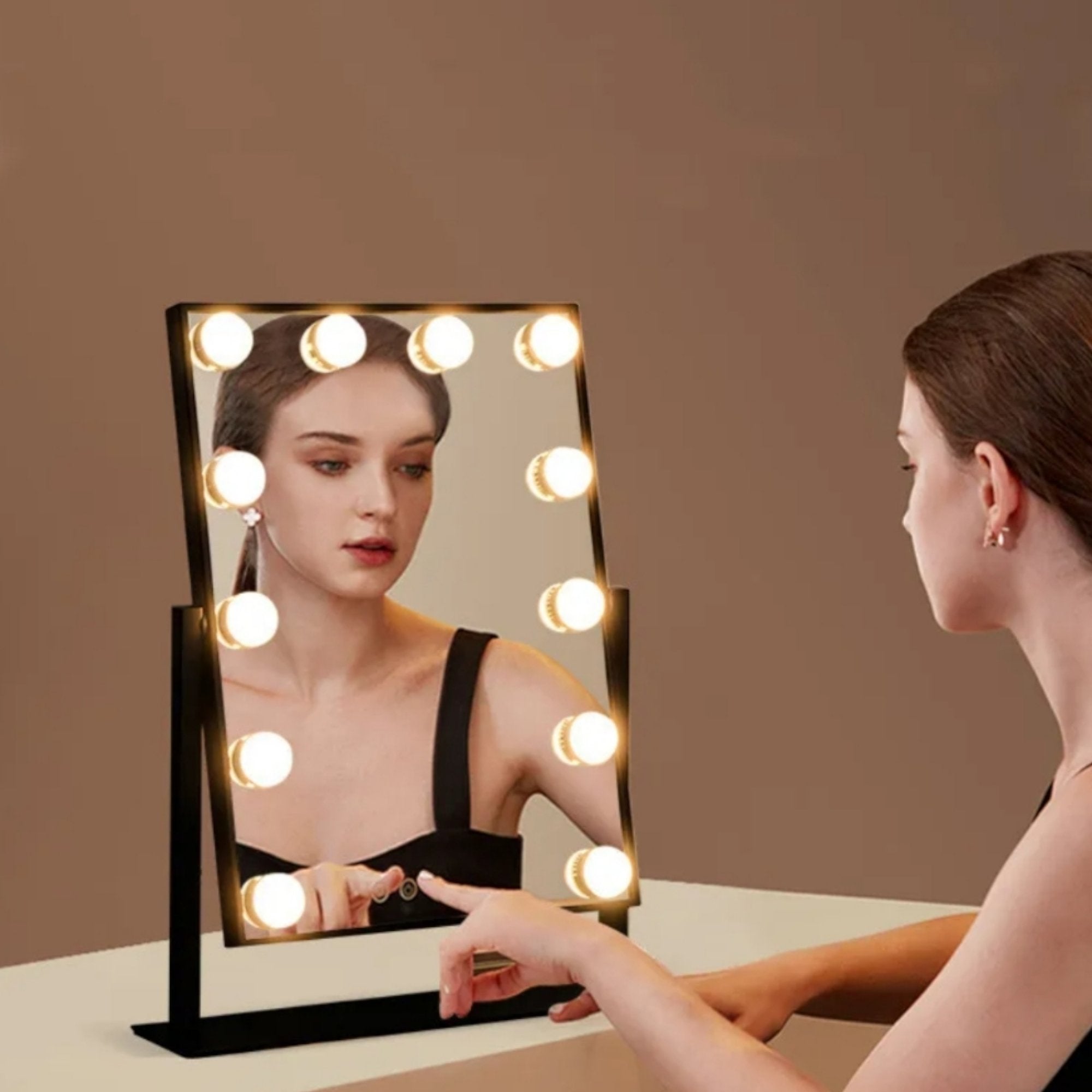 Elegantno LED ogledalo s 12 svjetlosnim sijalicama za savršeni izgled