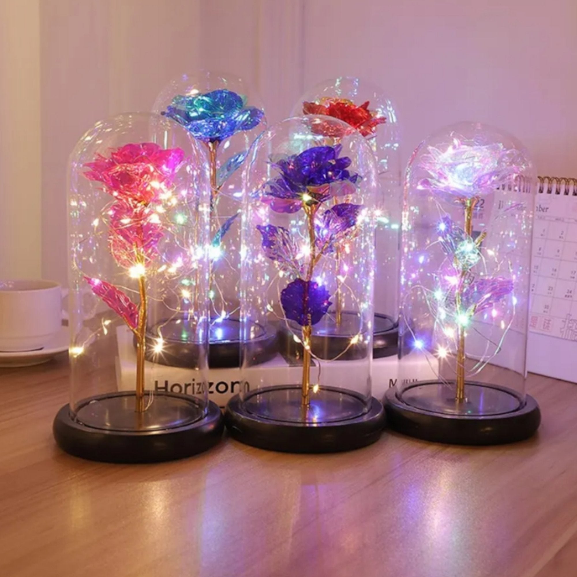 Očaravajuća LED Ruža unutar Elegantne Kupole