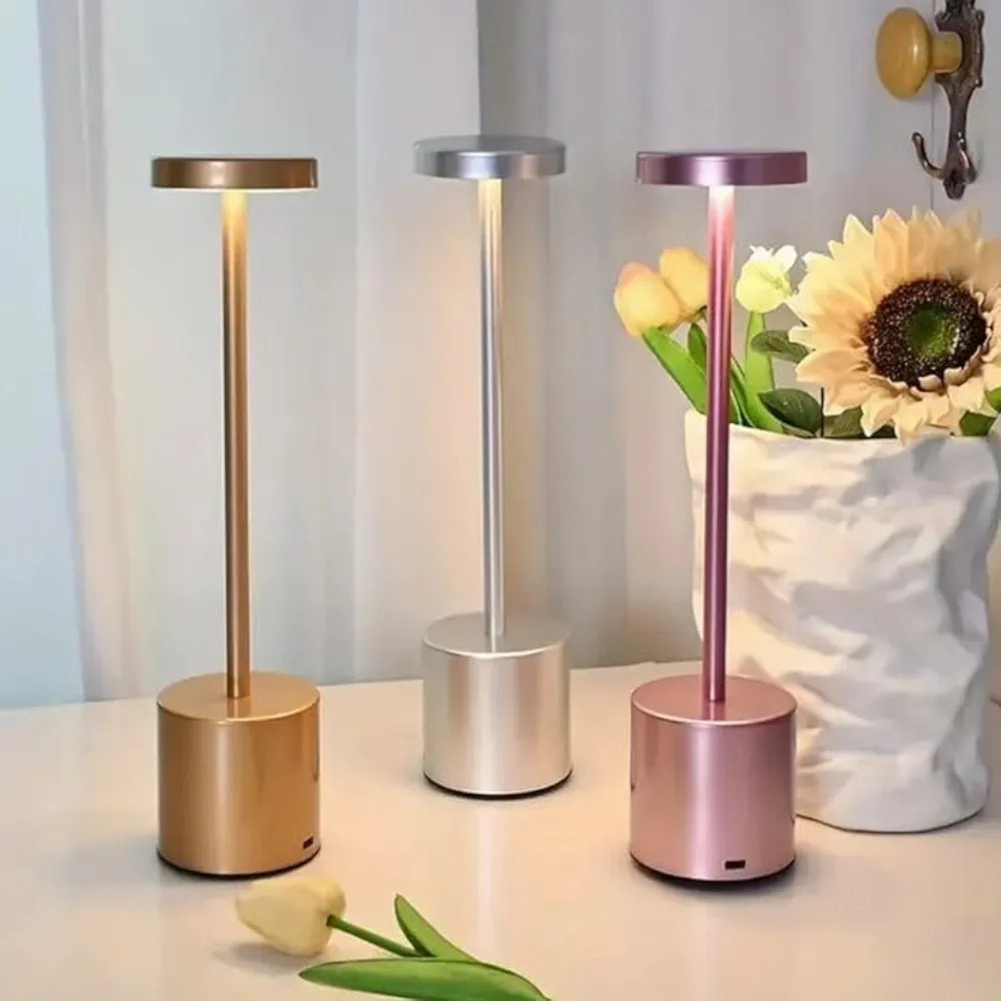 Moderna LED Stolna Lampa sa Punjivom Funkcijom