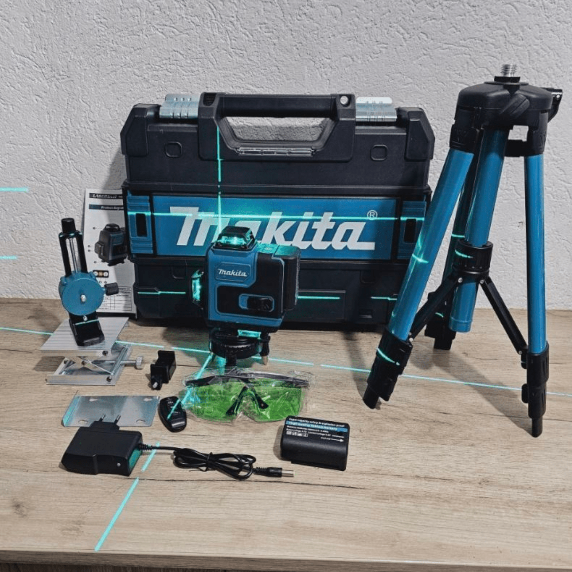 Makita Laserski 4D Nivelator s 16 Linija za Precizno Usmeravanje