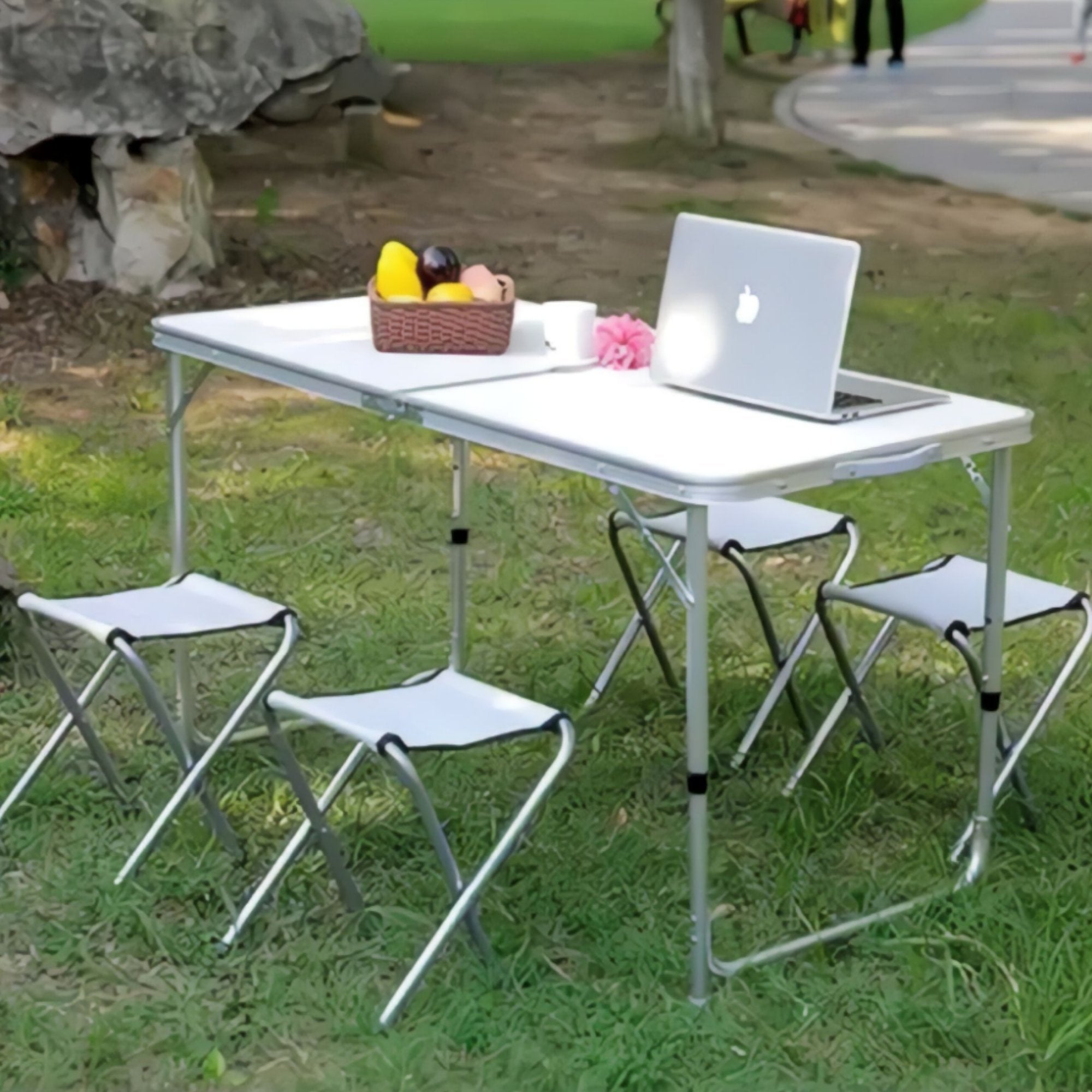 Savršeni Piknik Set: Stol i 4 Udobne Stolice