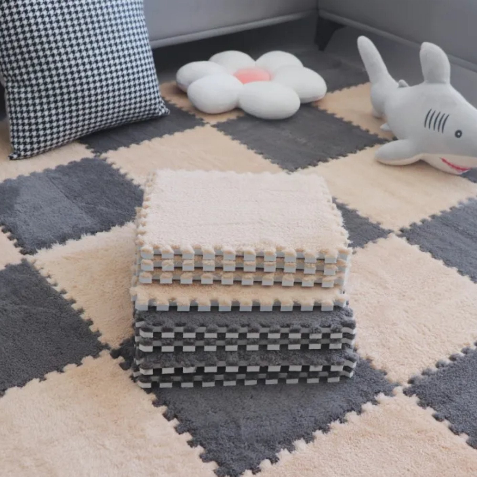 Set od 10 elegantnih plišanih podnih obloga