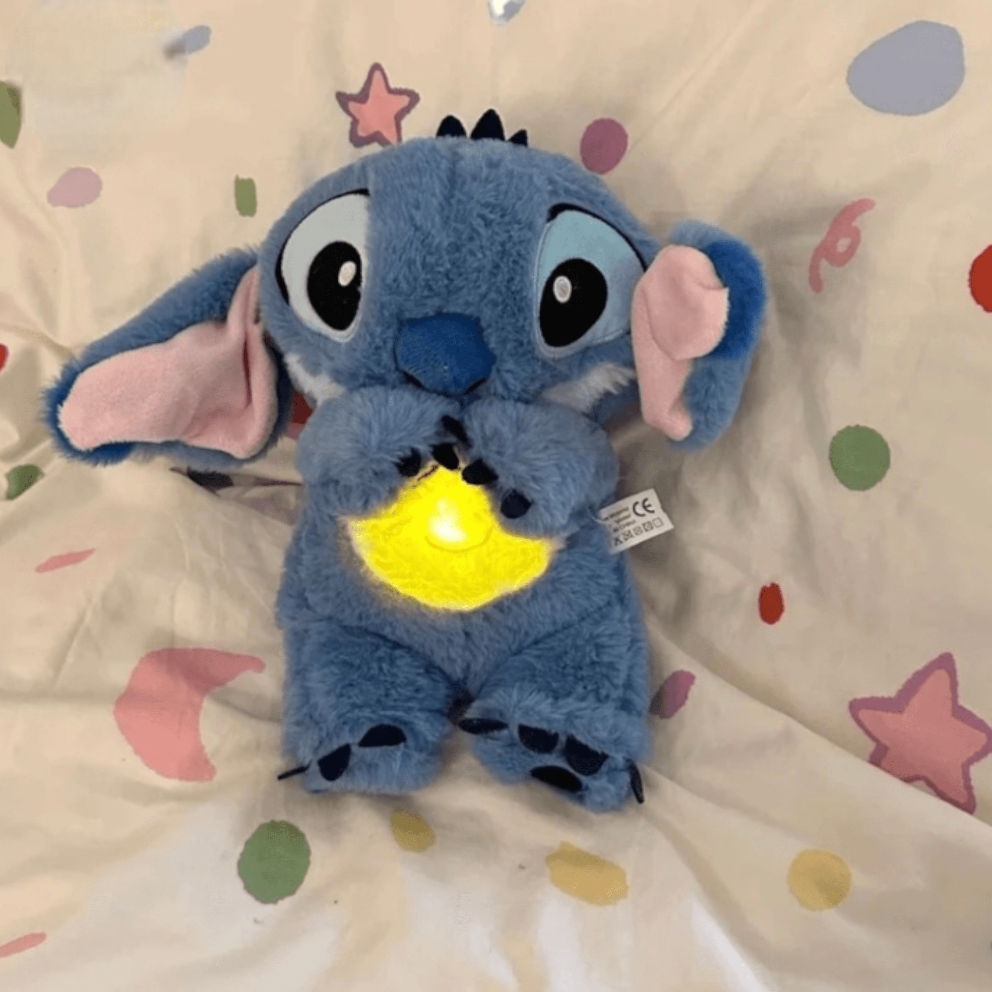 Meyer plišani Stitch koji diše i veselo svira!