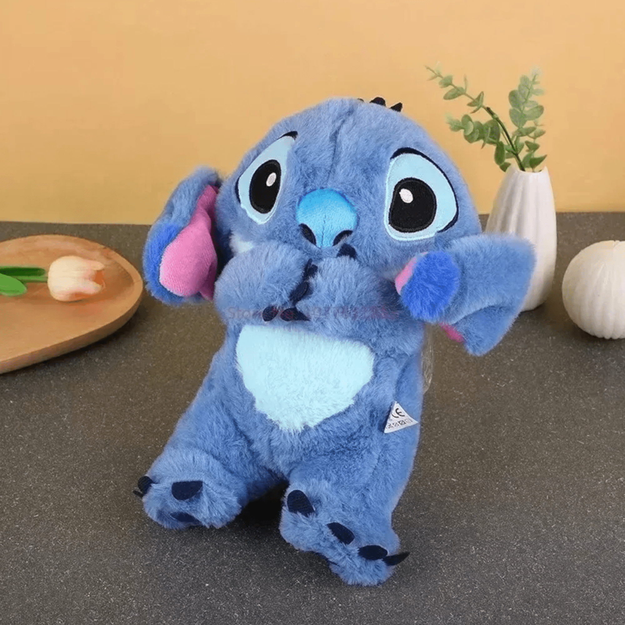 Meyer plišani Stitch koji diše i veselo svira!