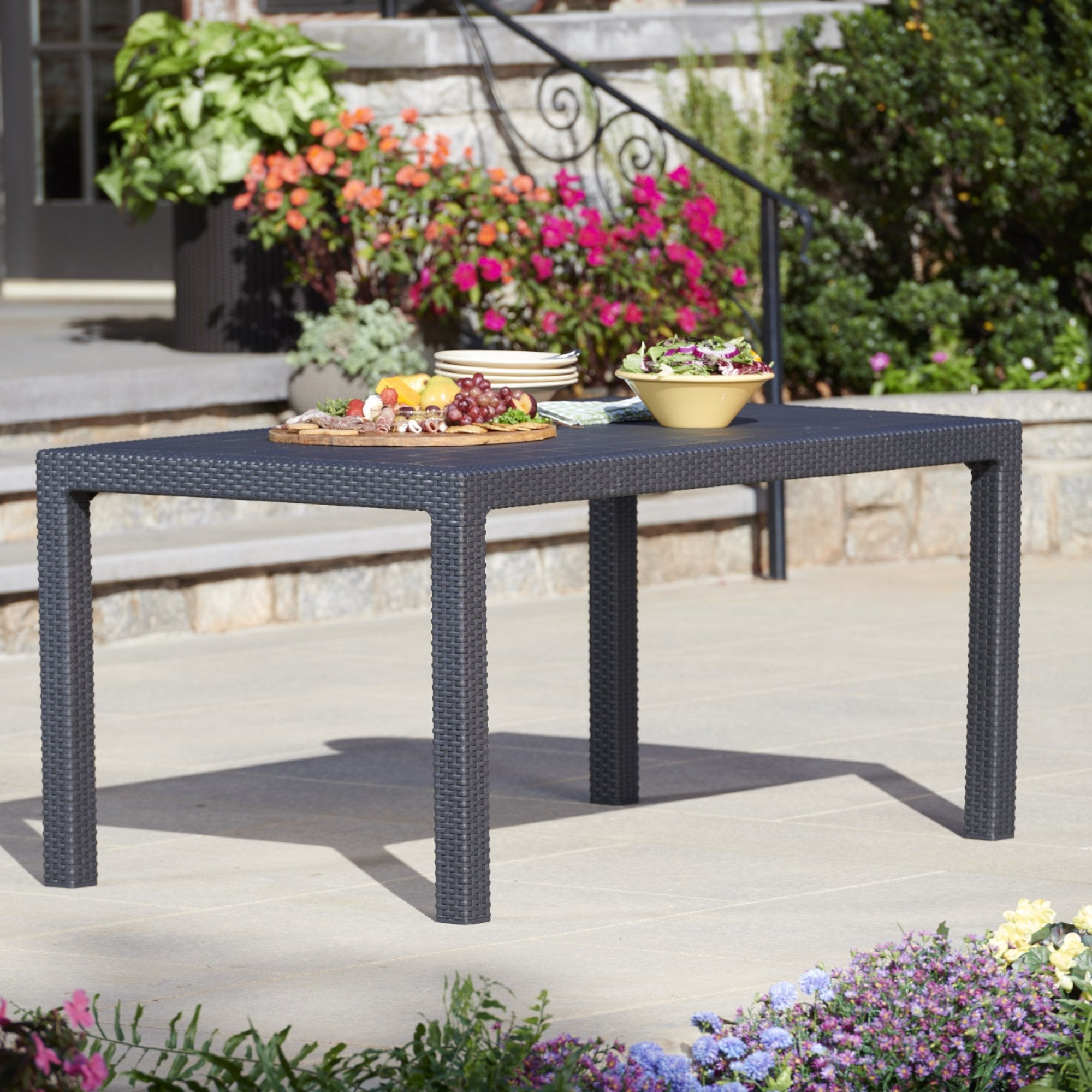 Elegantni Ratan Vrtni Stol (120x70 cm) za Savršen Ugođaj na Dvorištu