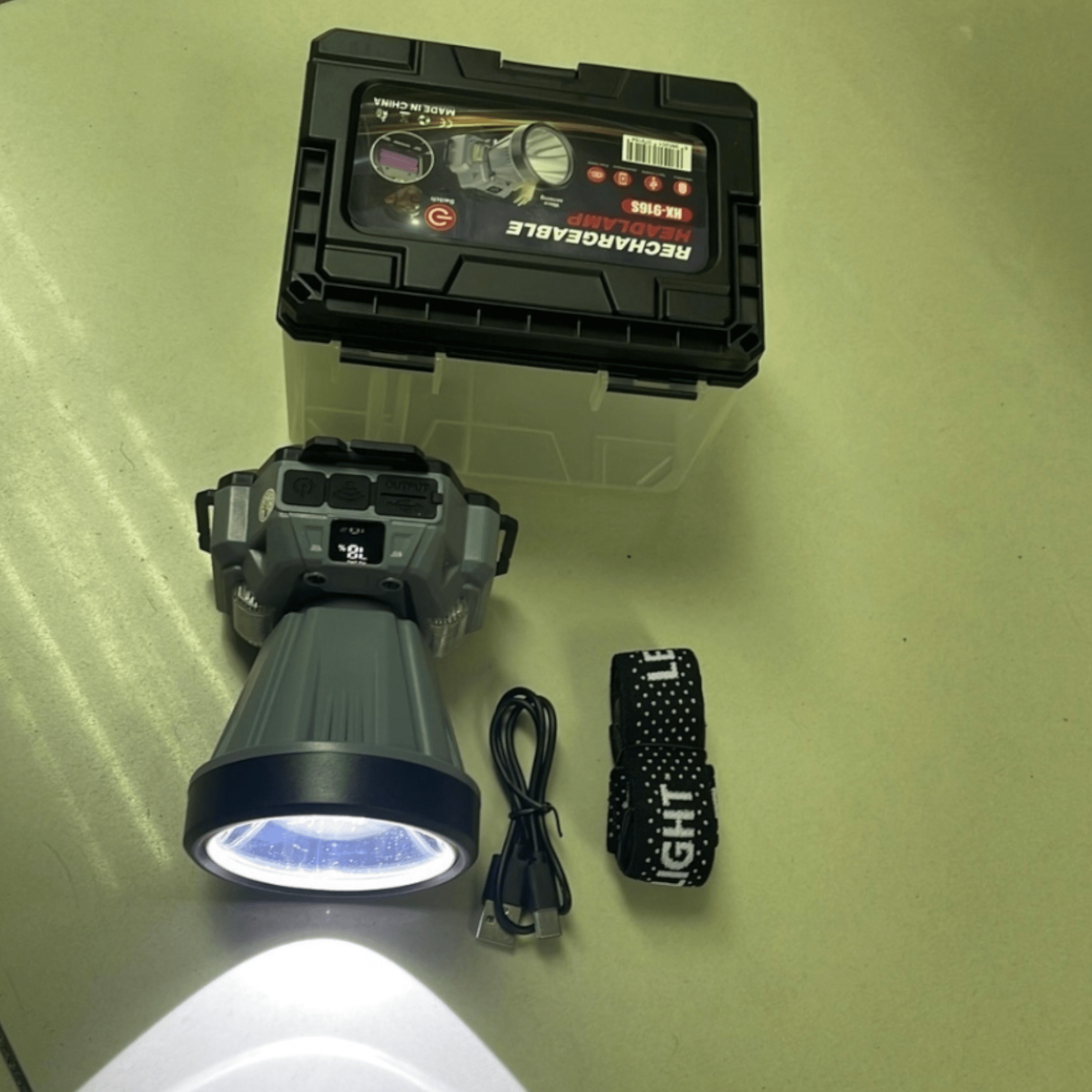 Futuristička nadglavna svjetiljka "HX-916S" za savršeno osvjetljenje!